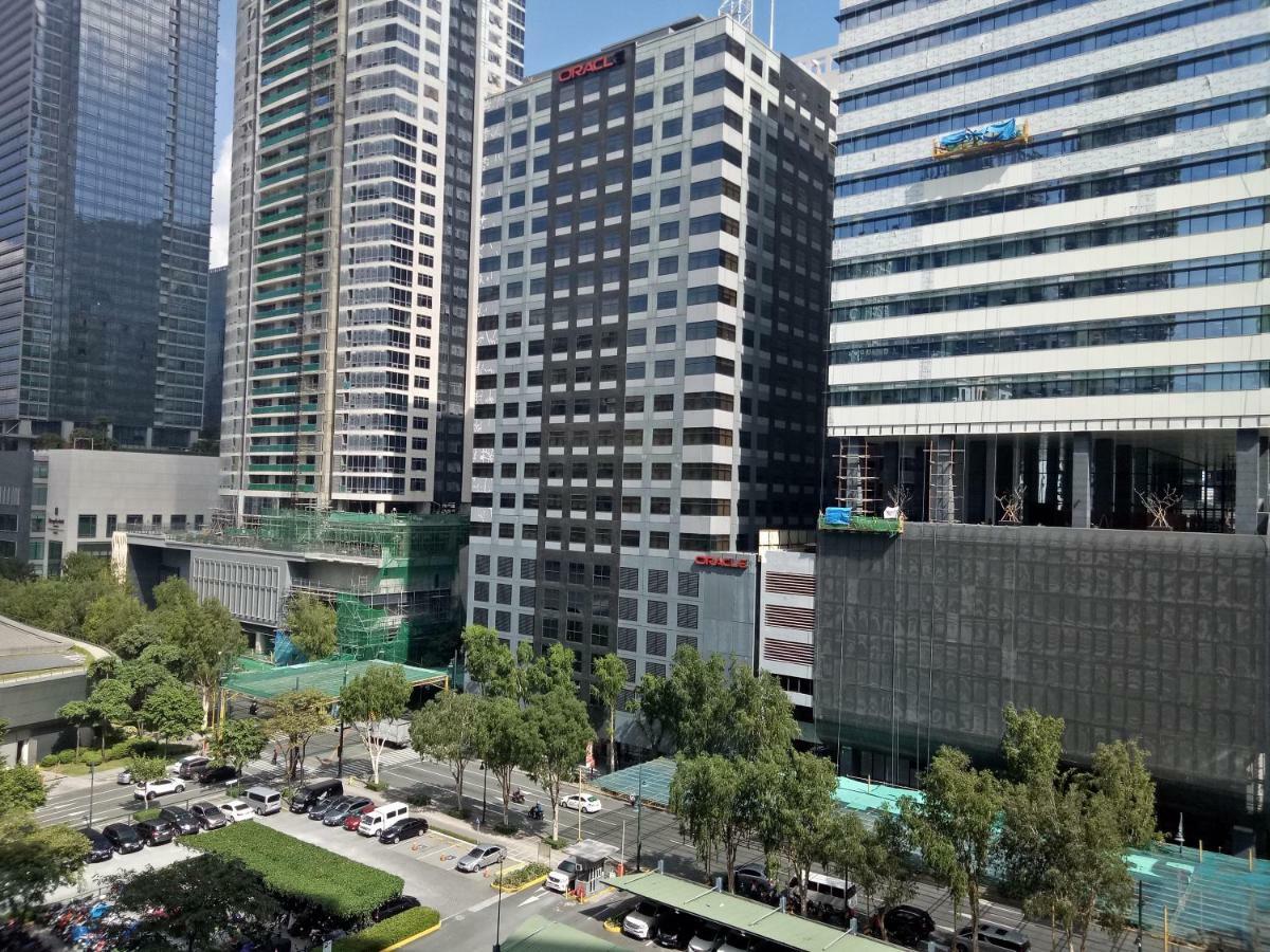 Forbes Area Bgc Taguig Manila Apartment ภายนอก รูปภาพ