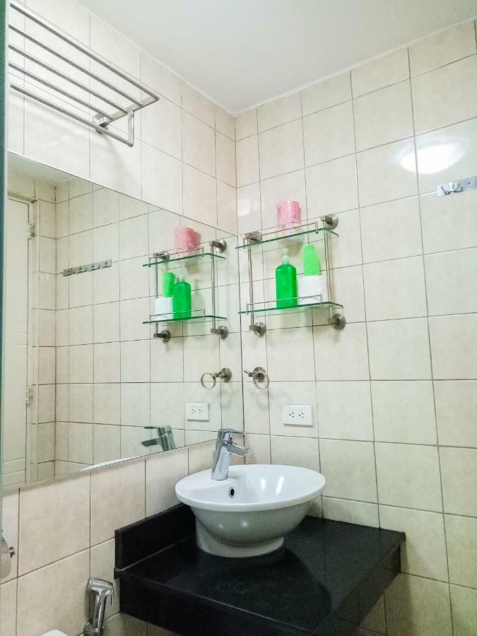 Forbes Area Bgc Taguig Manila Apartment ภายนอก รูปภาพ