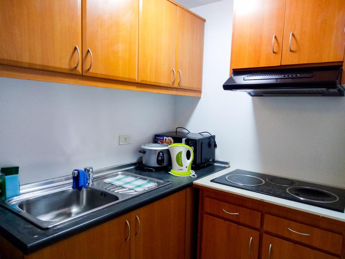 Forbes Area Bgc Taguig Manila Apartment ภายนอก รูปภาพ