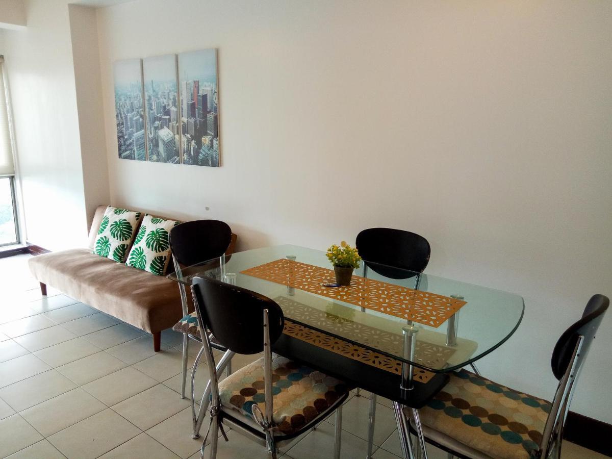 Forbes Area Bgc Taguig Manila Apartment ภายนอก รูปภาพ