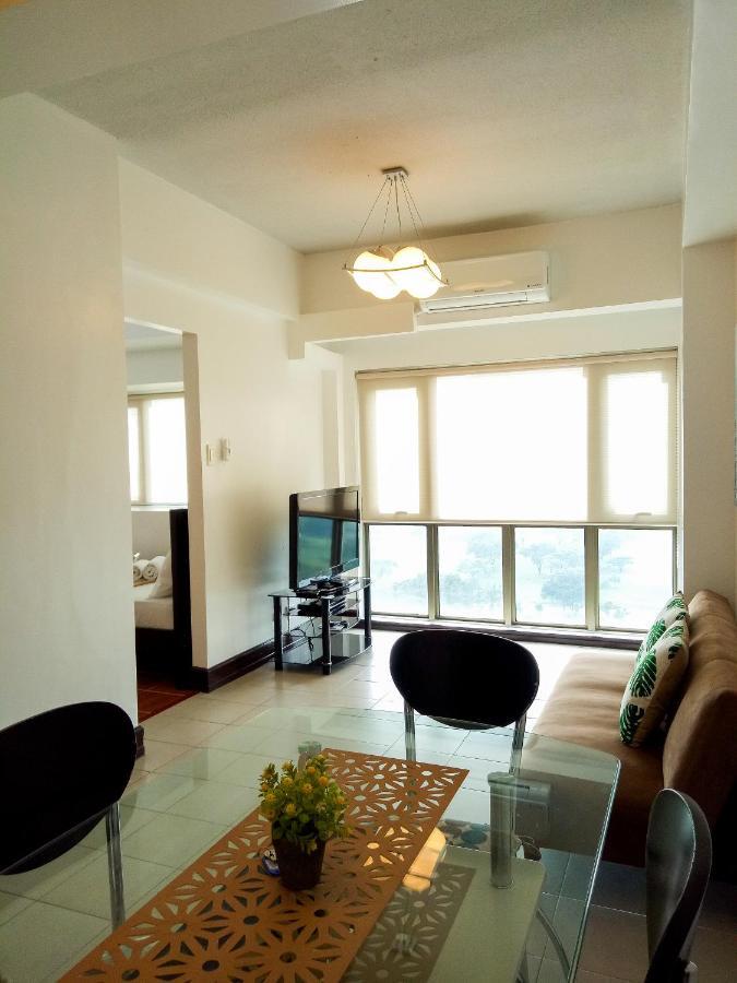 Forbes Area Bgc Taguig Manila Apartment ภายนอก รูปภาพ